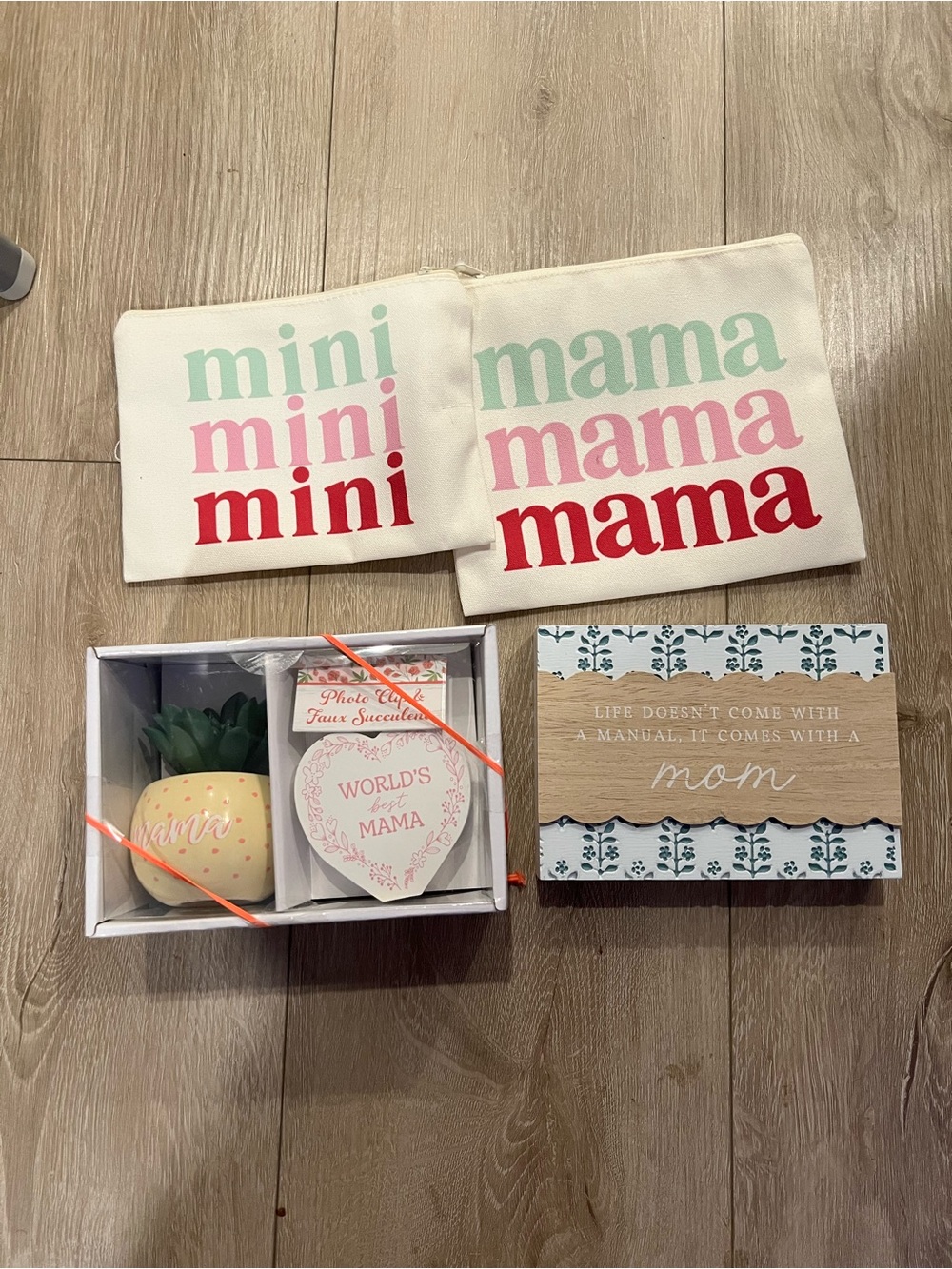 Mother’s Day Mama Mini Travel Bags & Mom Decor Gift Set